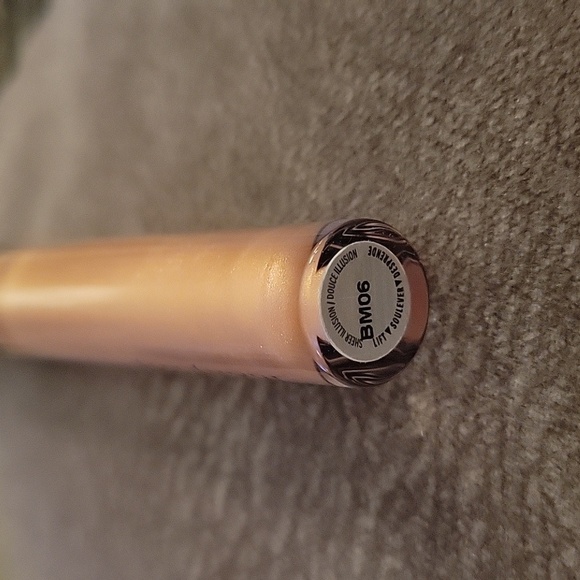 3/$30 Mary KAY Sheer Illusion Unlimited Lip Gloss - Picture 3 of 4